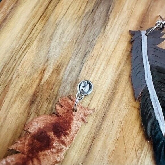 BOHO / Western Hand Made Tooled Leather Feather Earrings - Picture 3 of 5